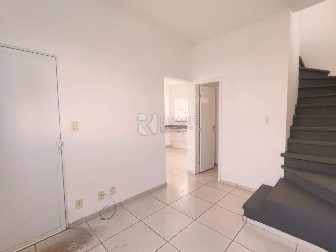 Casa em condomínio para aluguel no bairro Residencial Villaggio Mielli: Sala