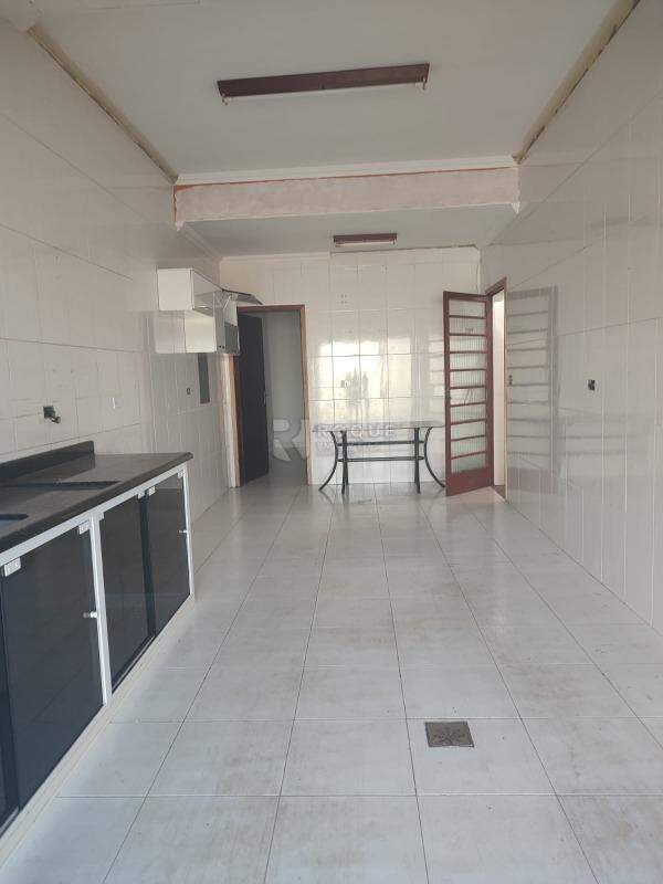 Casa Comercial à venda no bairro PARQUE CESARINO BORBA: 
