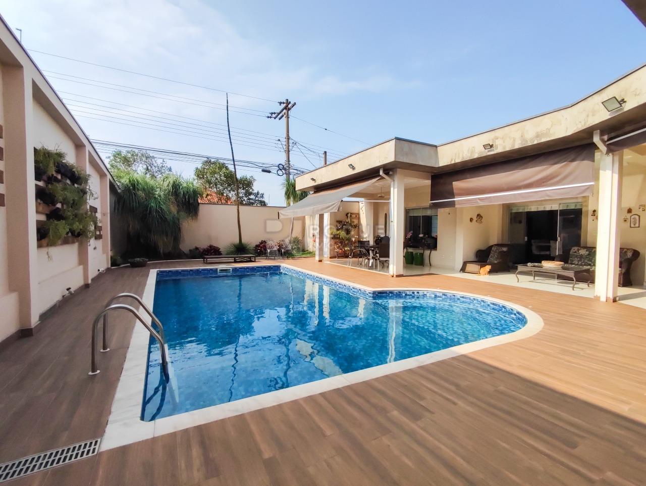 Casa Residencial à venda no bairro Vila Claudia: ÁREA EXTERNA