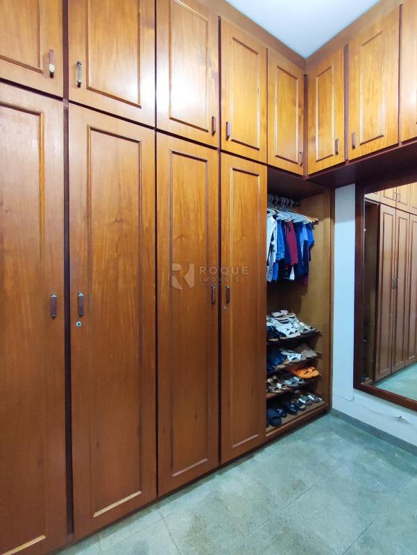 Casa Residencial à venda no bairro Vila Claudia: CLOSET SUÍTE 1