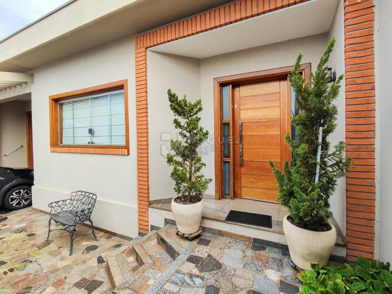 Casa Residencial à venda no bairro Vila Claudia: FRENTE