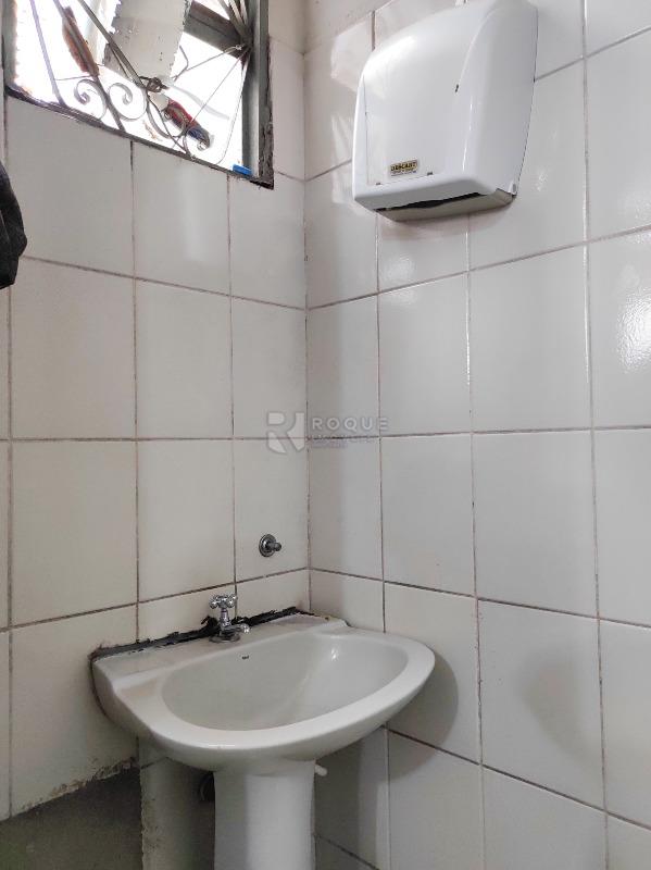 Prédio Comercial à venda no bairro Jardim Boa Esperança: BANHEIRO SOCIAL SALÃO COMERCIAL