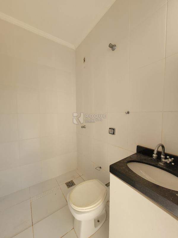 Casa em condomínio para aluguel no bairro Parque Residencial Roland: WC externo