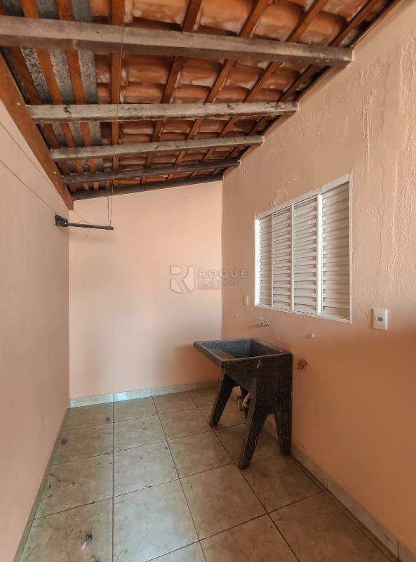 Casa Residencial à venda no bairro Parque Residencial Santa Eulália: Área de serviço