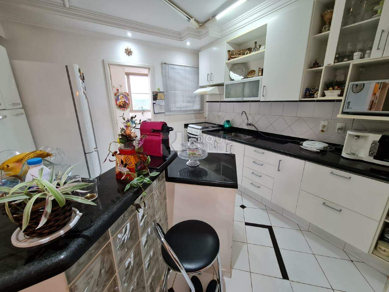 Apartamento à venda no bairro Vila São João: 