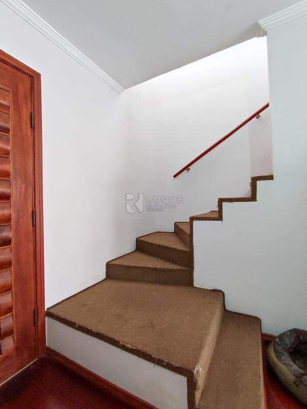 Casa Residencial à venda no bairro Jardim São Roque: ACESSO PISO SUPERIOR
