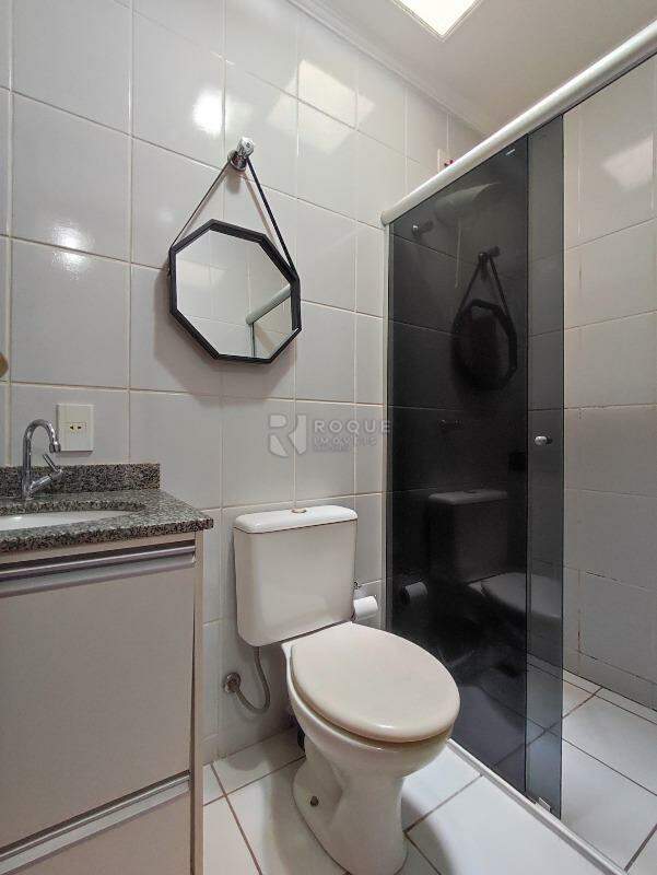 Casa Residencial à venda no bairro Jardim São Roque: BANHEIRO SOCIAL