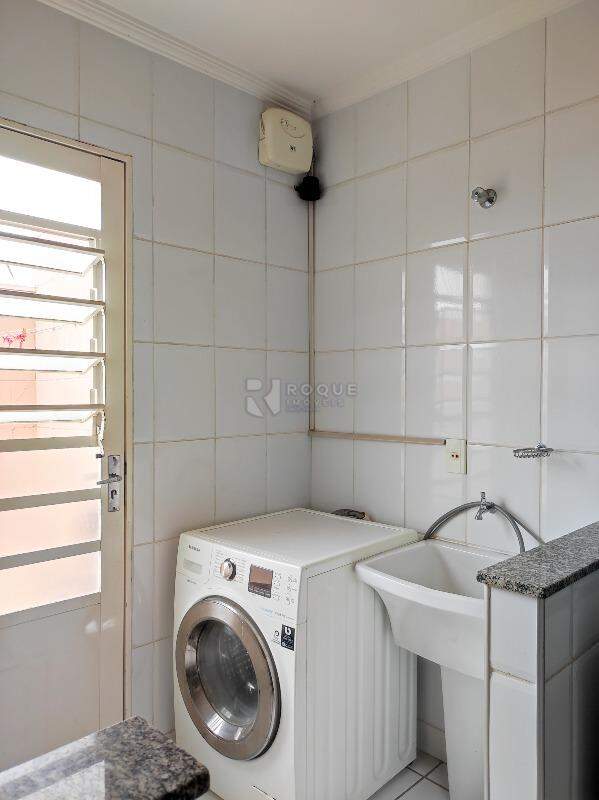 Casa Residencial à venda no bairro Jardim São Roque: LAVANDERIA