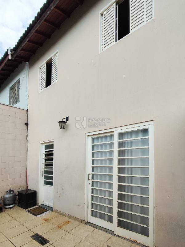 Casa Residencial à venda no bairro Jardim São Roque: FUNDOS