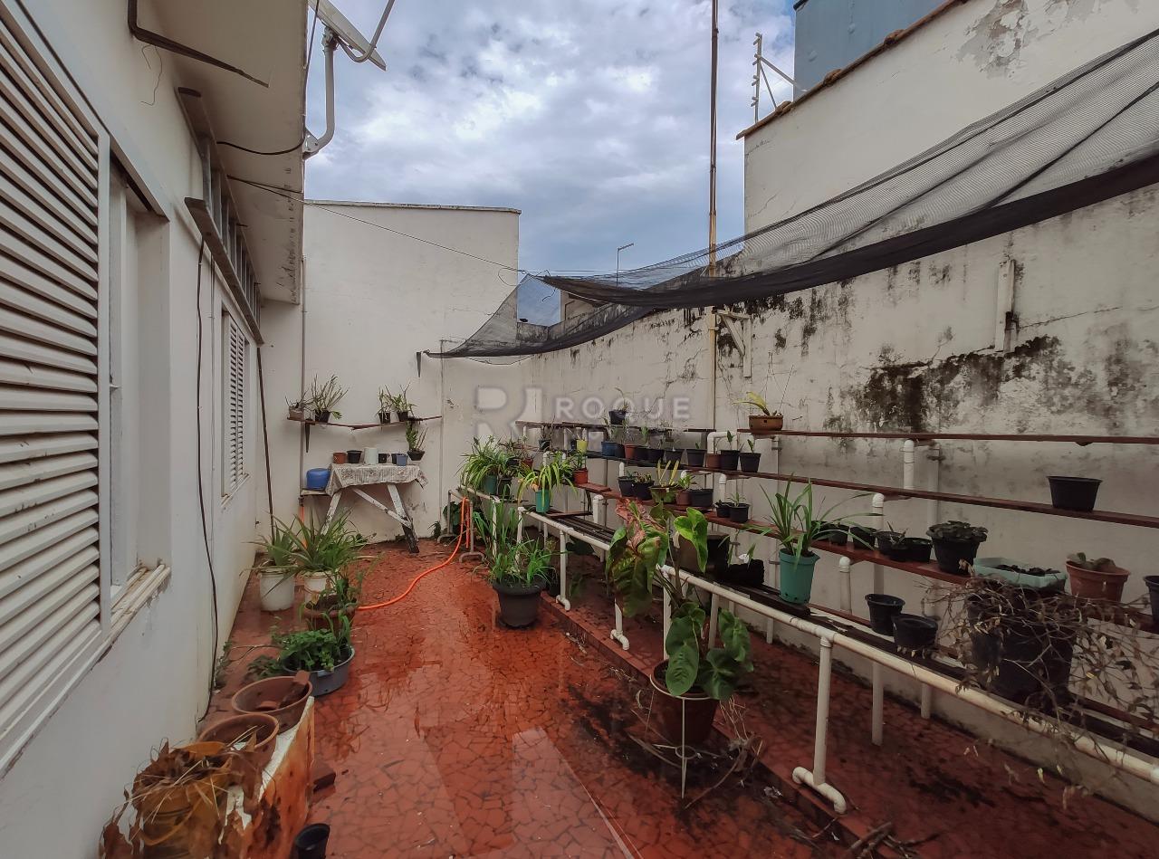 Casa Comercial para aluguel no bairro Centro: Fundo 