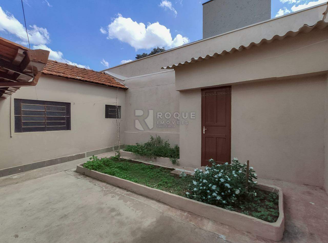 Casa Residencial para aluguel no bairro Cidade Jardim: Fundo