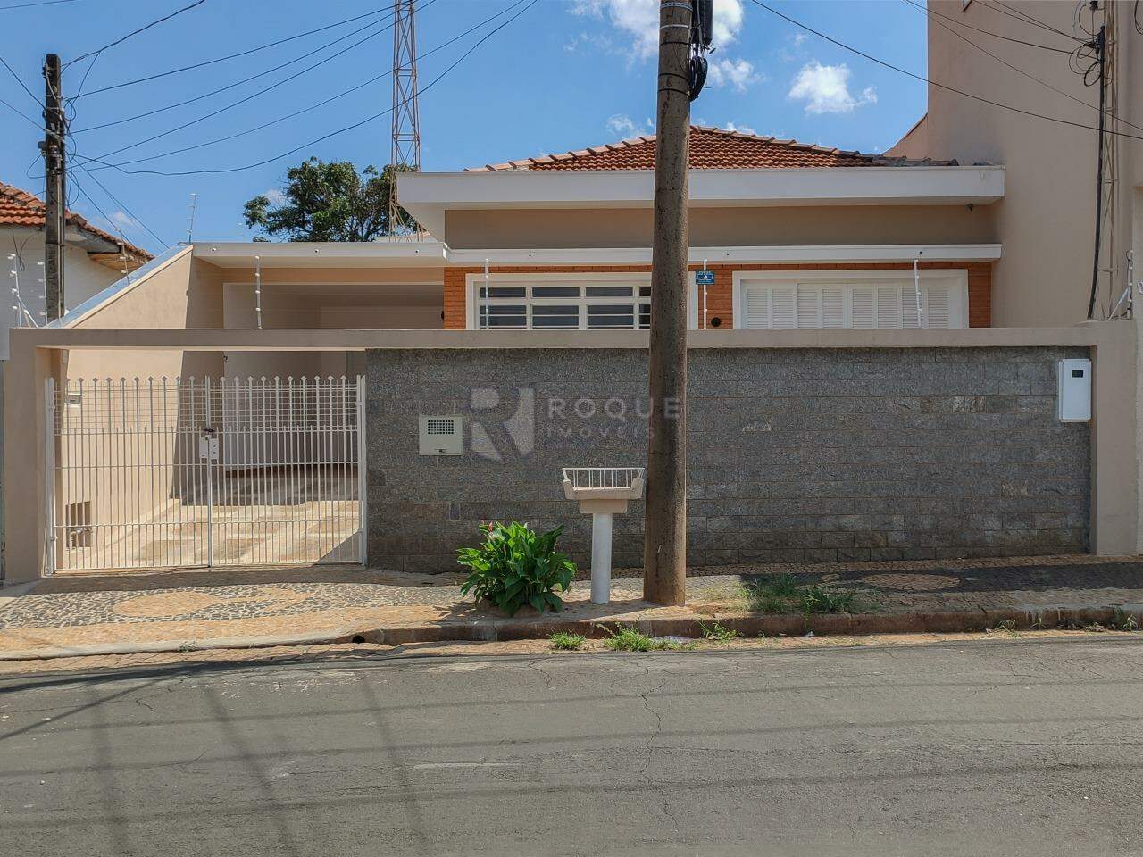 Casa Residencial para aluguel no bairro Cidade Jardim: Fachada 