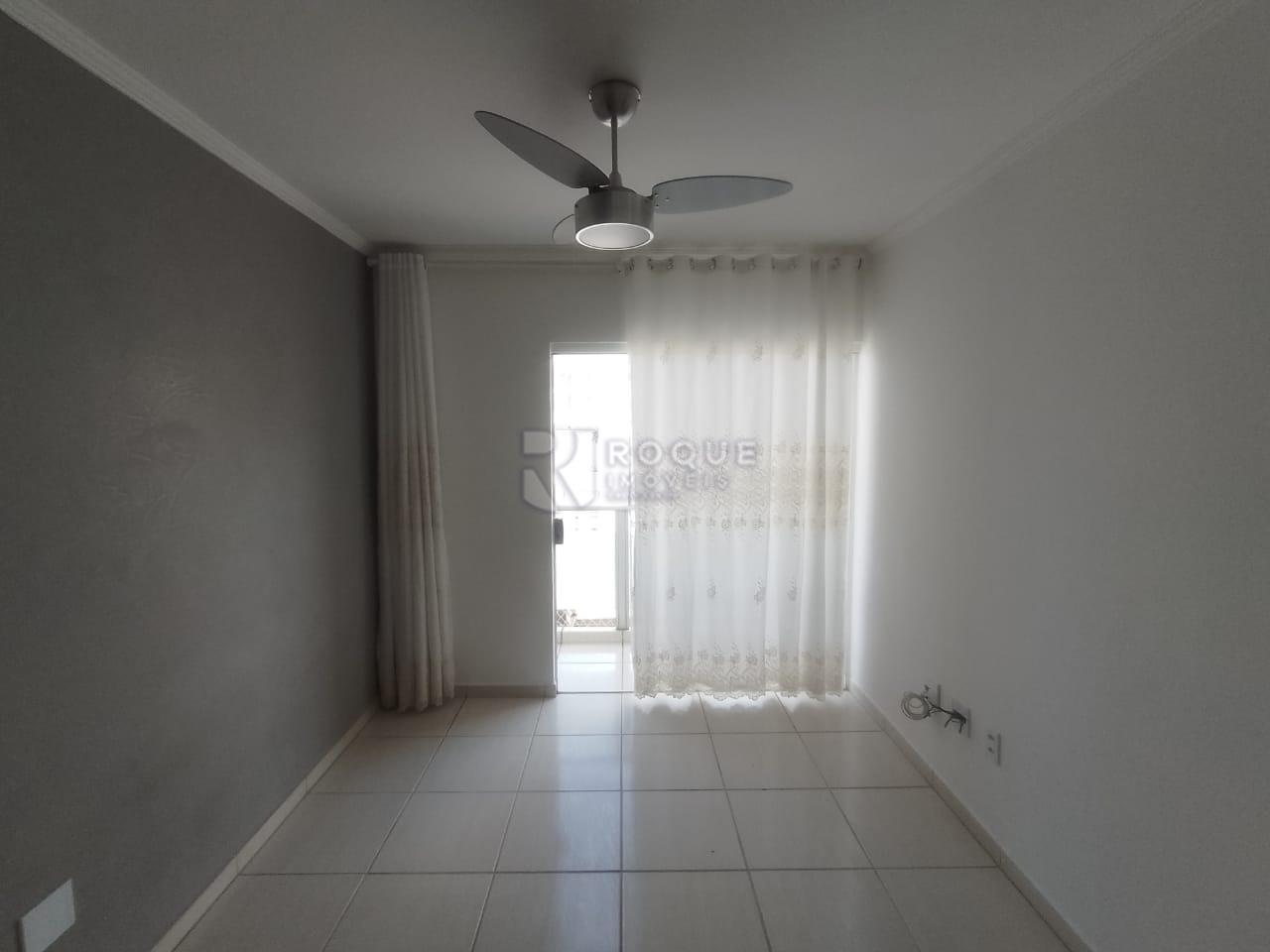 Apartamento à venda no bairro Chácaras Antonieta: Sala de jantar