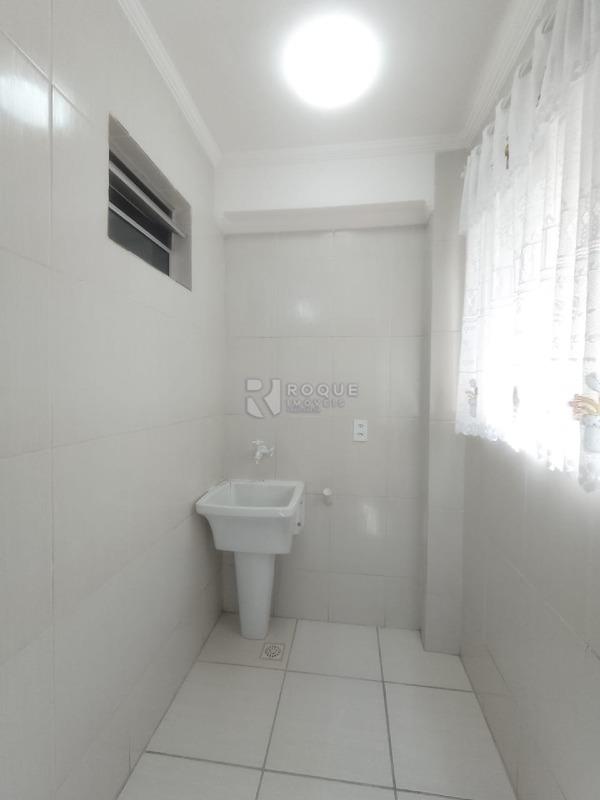 Apartamento à venda no bairro Chácaras Antonieta: Área de serviço