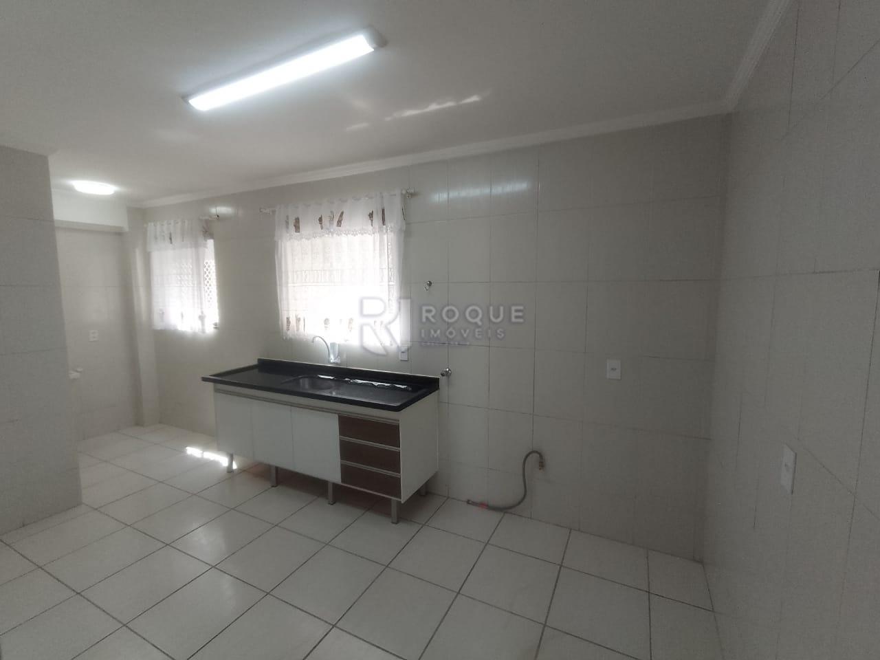 Apartamento à venda no bairro Chácaras Antonieta: Cozinha