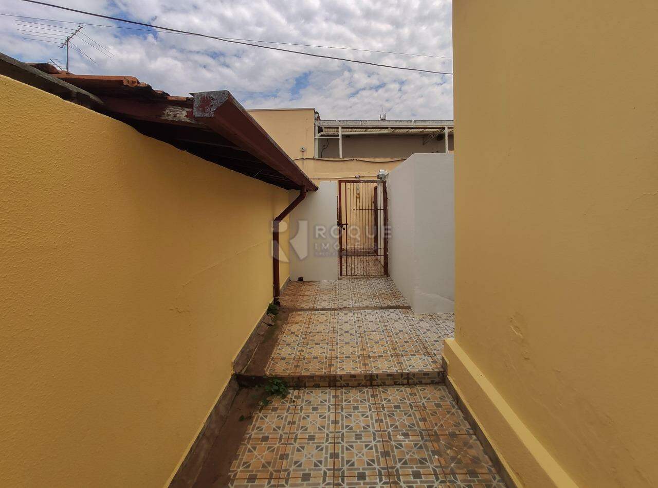 Casa Residencial para aluguel no bairro Vila Cristovam: Corredor de acesso 