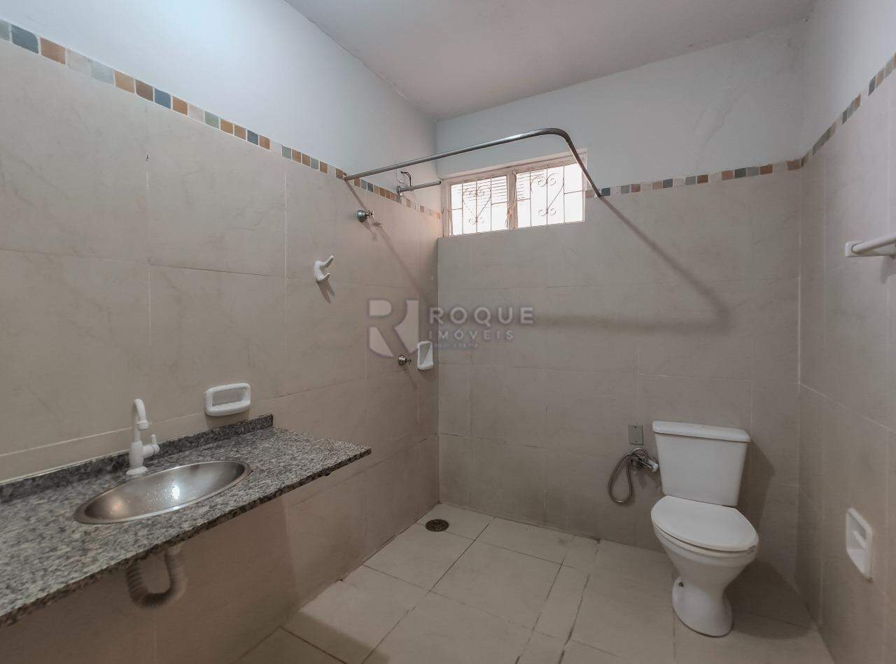 Casa Residencial para aluguel no bairro Vila Cristovam: WC social 