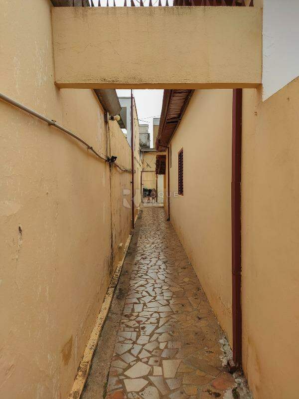 Casa Residencial para aluguel no bairro Vila Cristovam: Corredor de acesso 