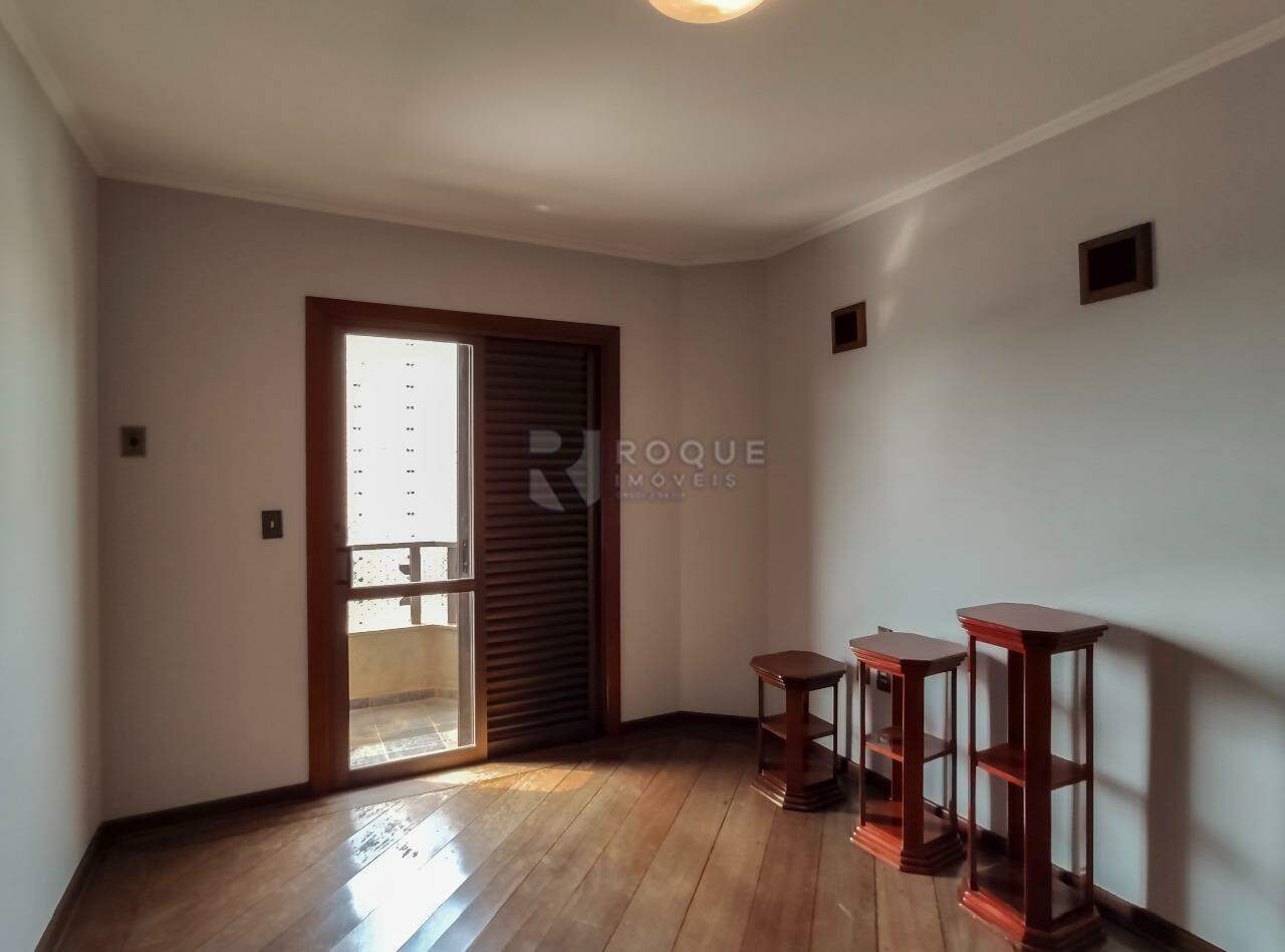 Apartamento para aluguel no bairro Centro: Dormitório 2 suíte