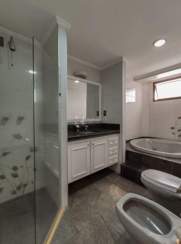 Apartamento para aluguel no bairro Centro: WC suíte