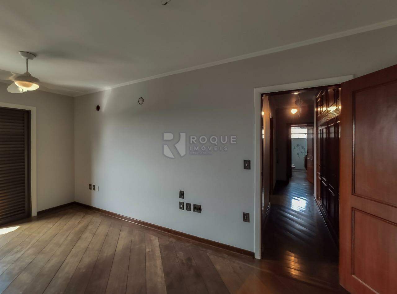 Apartamento para aluguel no bairro Centro: Dormitório 4 suíte