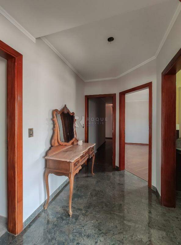 Apartamento para aluguel no bairro Centro: Hall de acesso