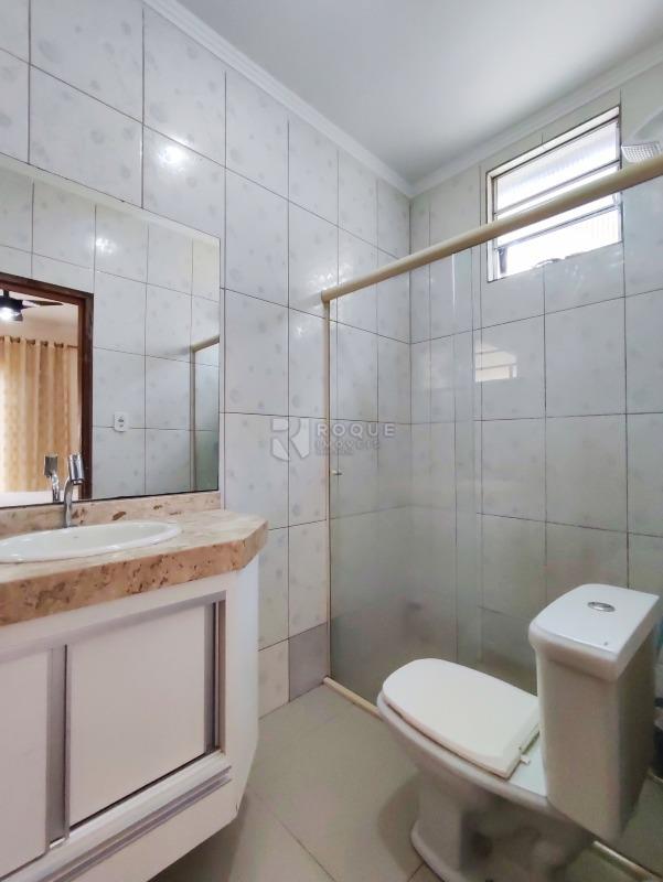 Casa Residencial à venda no bairro Parque Pompeo: WC SUÍTE