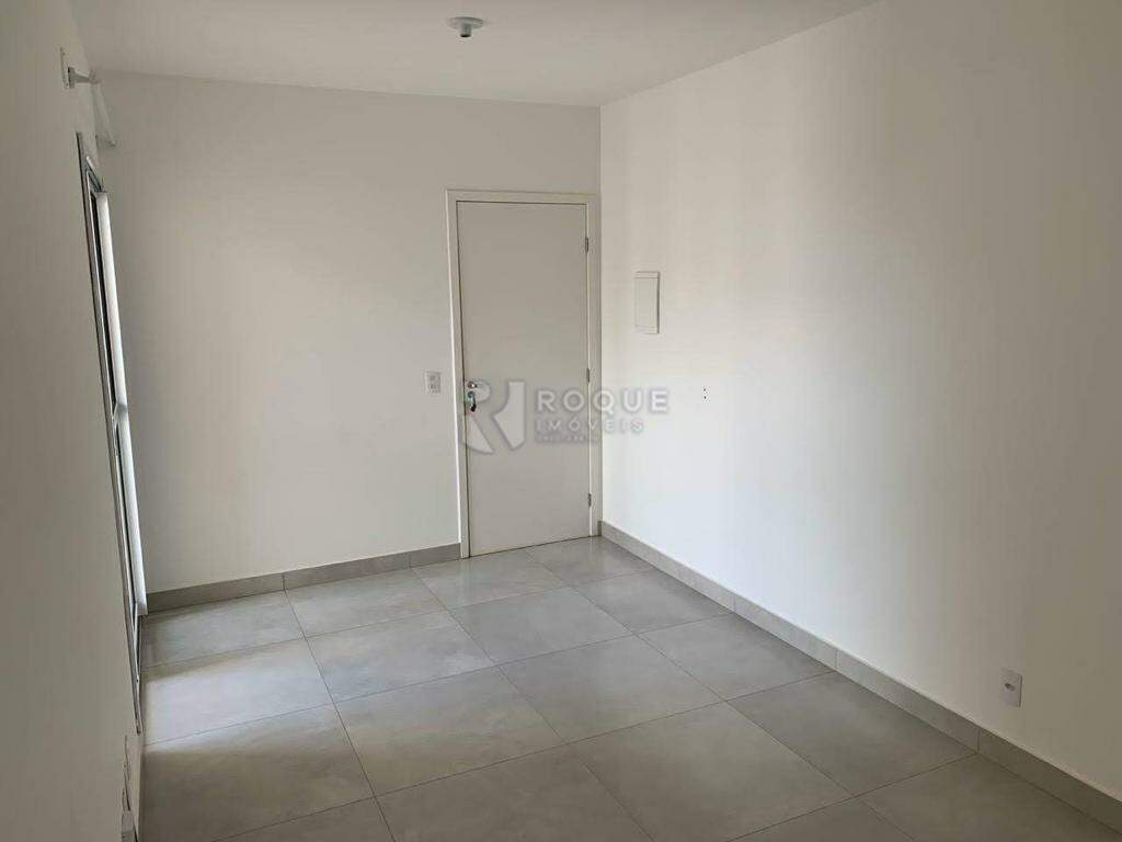 Apartamento à venda no bairro Residencial Rubi: SALA