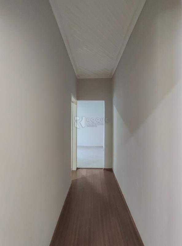 Casa Residencial para aluguel no bairro Vila São João: Hall 