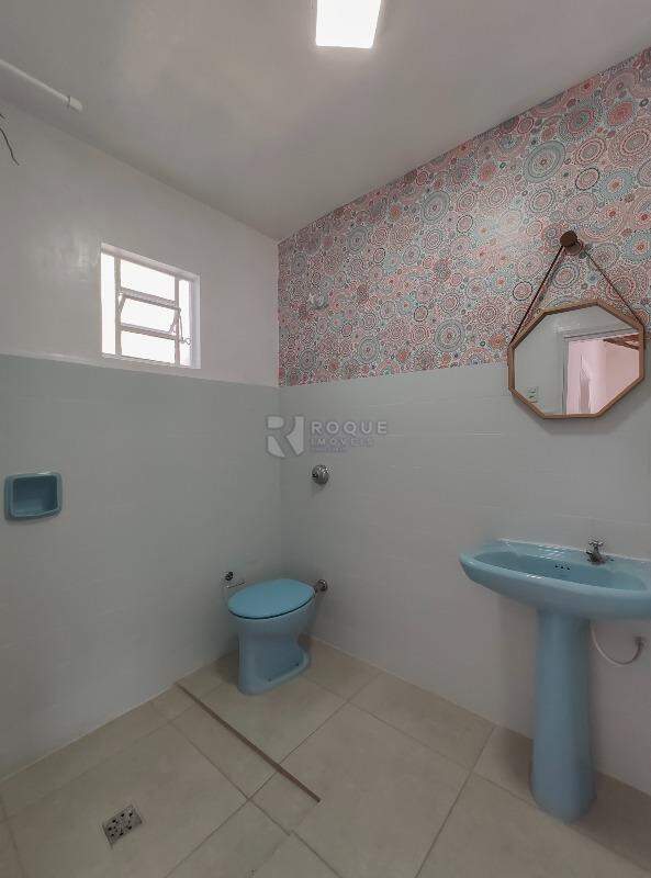 Casa Residencial para aluguel no bairro Vila São João: WC social externo 