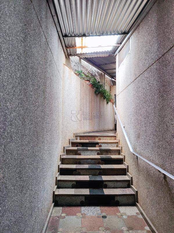 Apartamento à venda no bairro Vila Anita: ENTRADA DE ACESSO