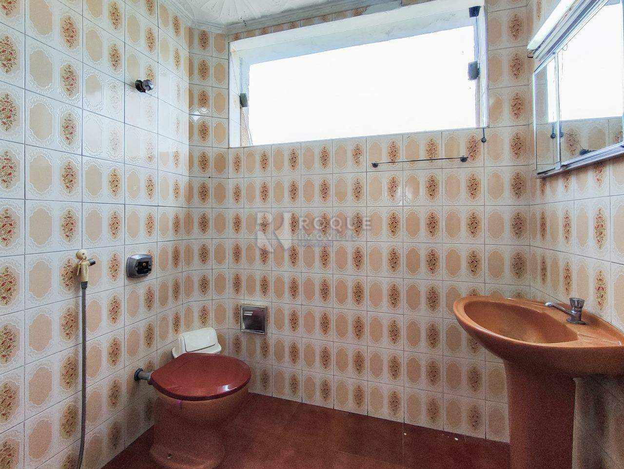 Apartamento à venda no bairro Vila Anita: BANHEIRO SOCIAL