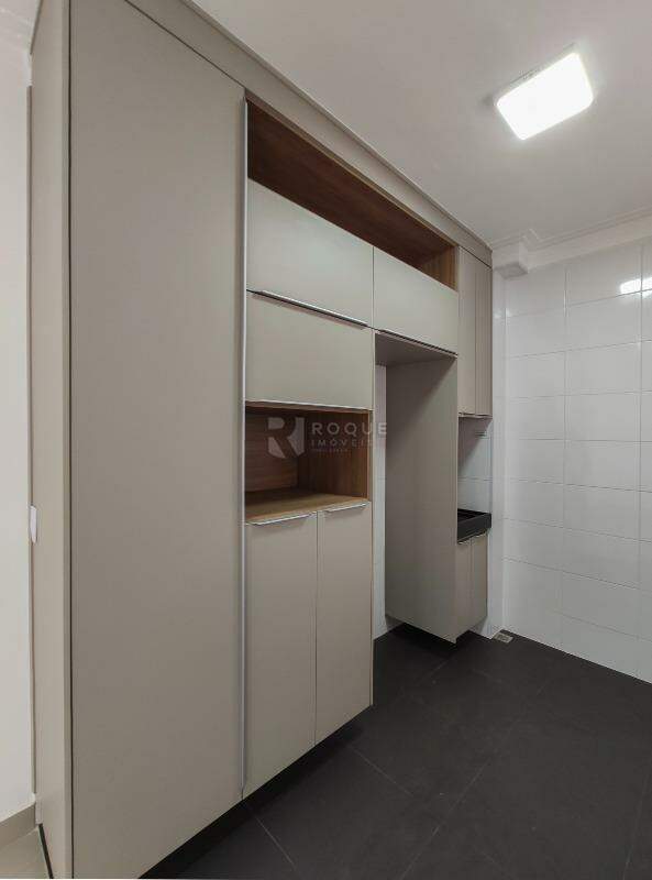 Apartamento para aluguel no bairro Graminha: Cozinha 
