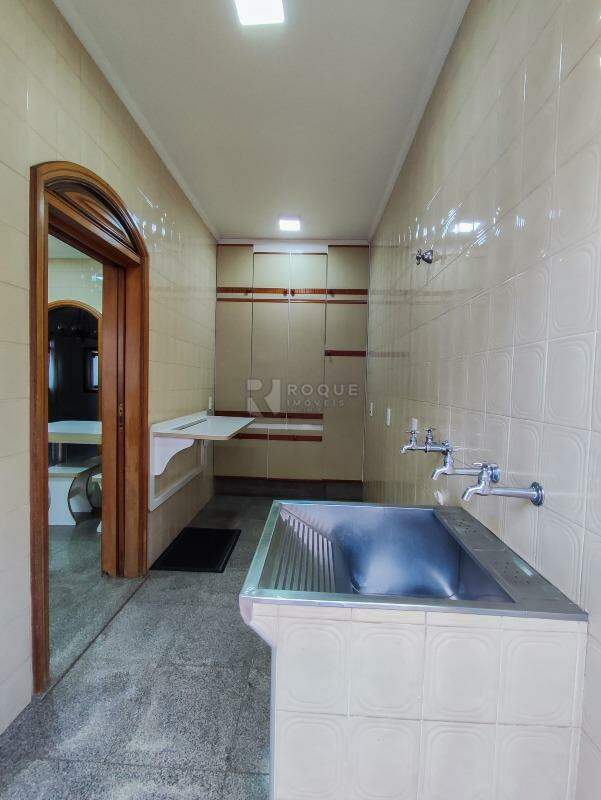 Casa Residencial para aluguel no bairro Jardim Mercedes: LAVANDERIA