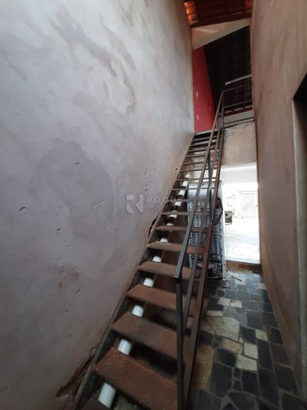 Casa Residencial à venda no bairro Parque Residencial Santa Eulália: Escada acesso superior