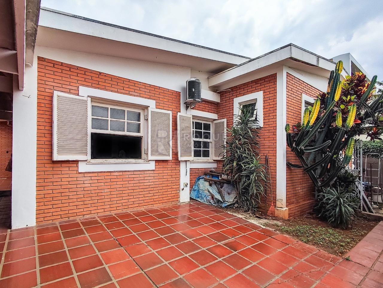 Casa Residencial à venda no bairro Vila Claudia: FRENTE
