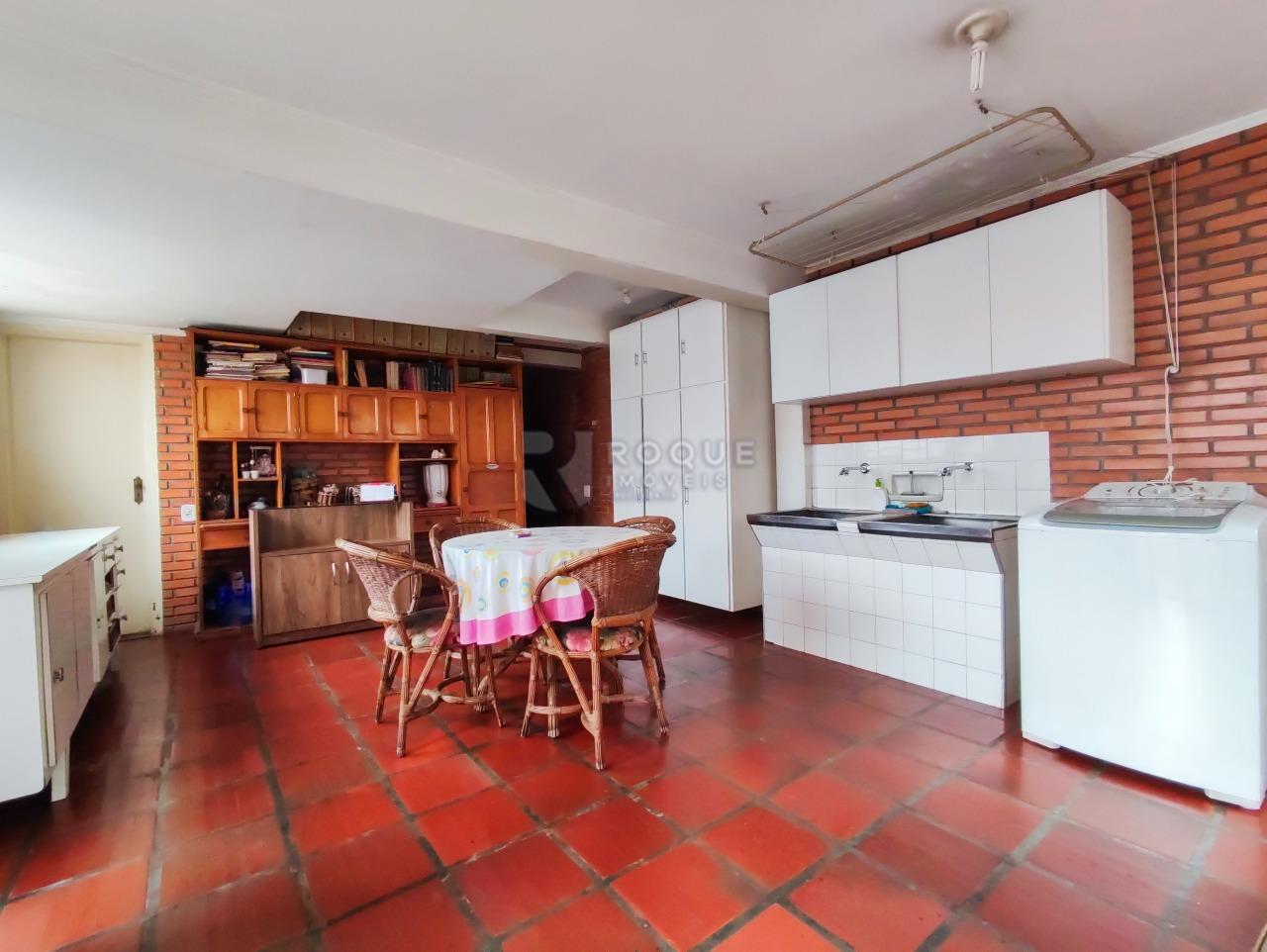 Casa Residencial à venda no bairro Vila Claudia: ÁREA DE SERVIÇO