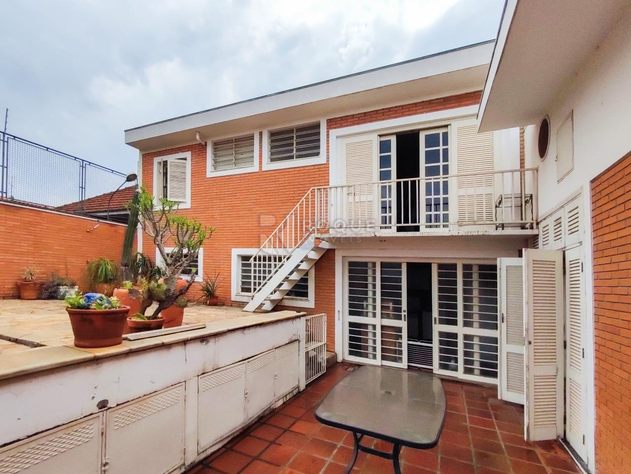 Casa Residencial à venda no bairro Vila Claudia: FUNDOS