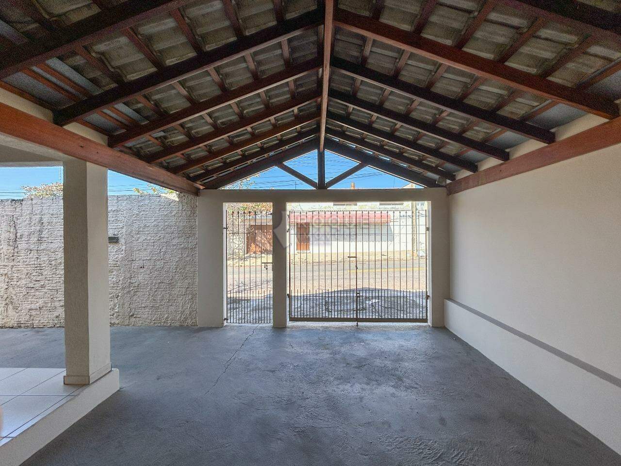 Casa Residencial para aluguel no bairro Jardim Ouro Verde: Garagem 