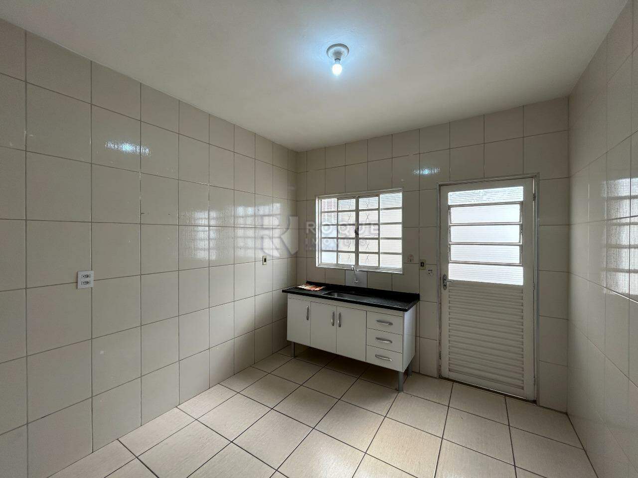 Casa Residencial para aluguel no bairro Jardim Ouro Verde: Cozinha 