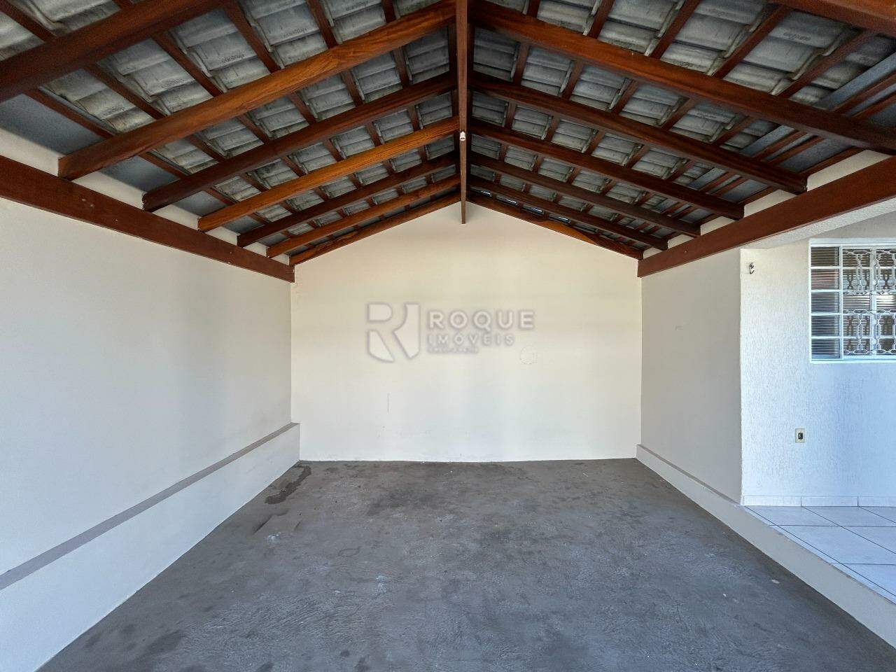 Casa Residencial para aluguel no bairro Jardim Ouro Verde: Garagem 