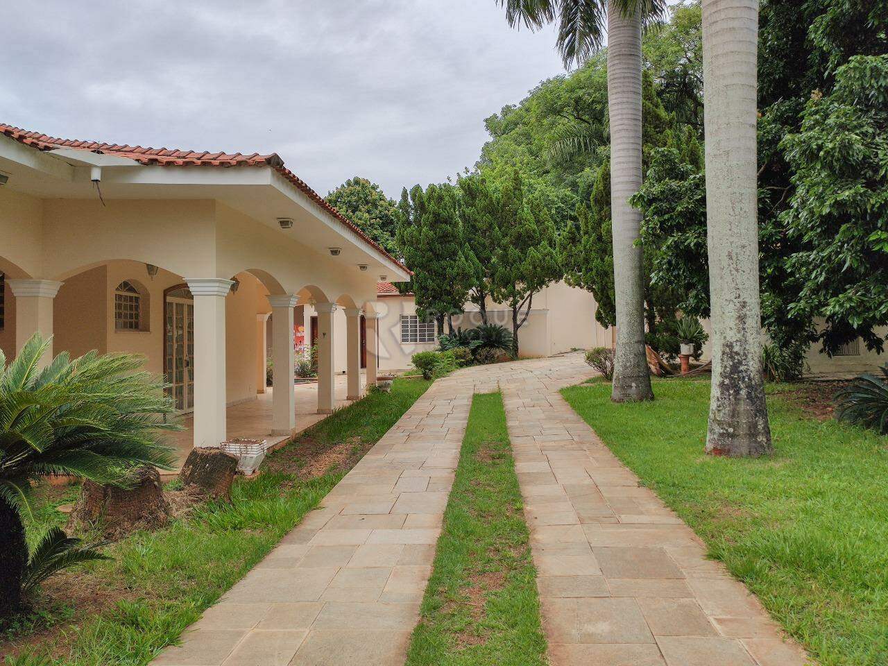 Casa em condomínio para aluguel no bairro Jardim Monte Carlo: Área externa 