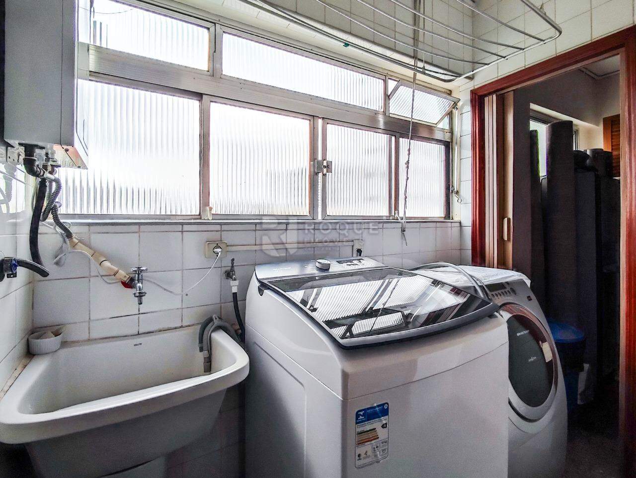 Apartamento à venda no bairro Centro: LAVANDERIA