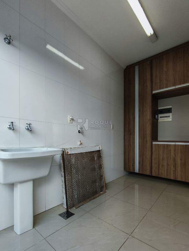 Casa em condomínio à venda no bairro Residencial Casalbuono: LAVANDERIA