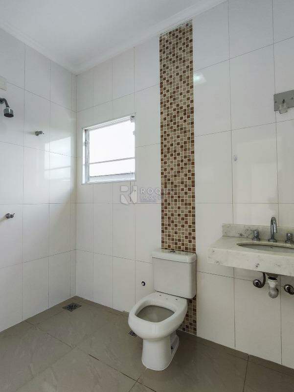 Casa em condomínio à venda no bairro Residencial Casalbuono: WC SUÍTE 2