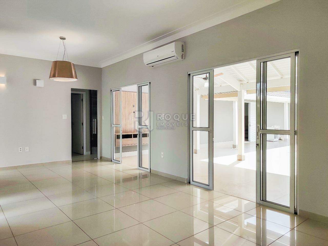 Casa em condomínio à venda no bairro Residencial Casalbuono: SALA DE TV