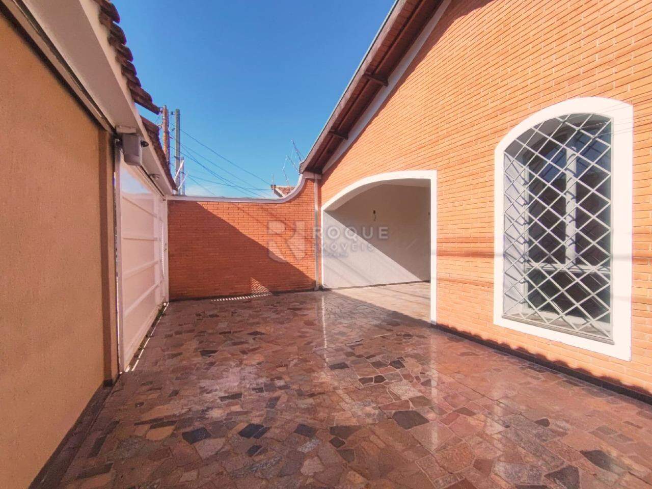 Casa Residencial para aluguel no bairro Jardim Santa Cecília: Garagem
