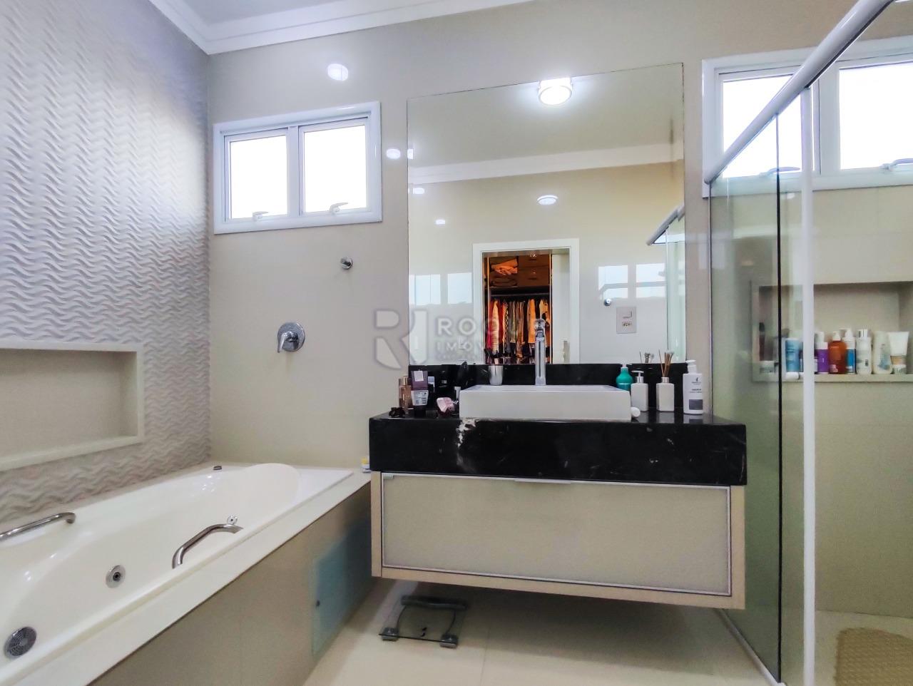 Casa em condomínio à venda no bairro Terras de São Bento II: WC SUÍTE