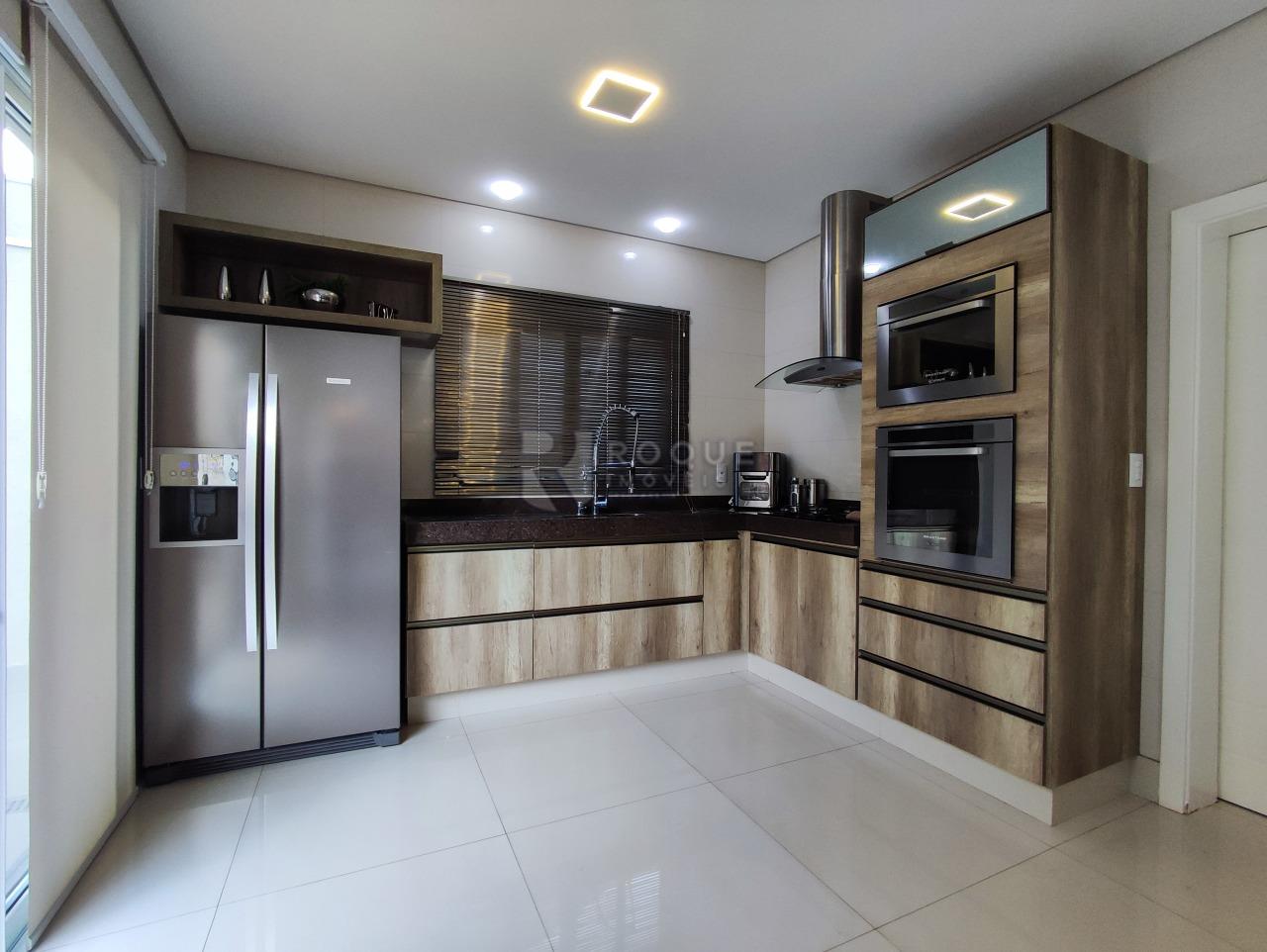 Casa em condomínio à venda no bairro Terras de São Bento II: COZINHA