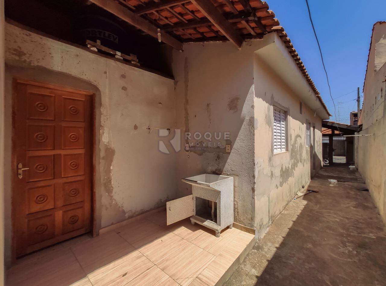Casa Residencial para aluguel no bairro Parque Residencial Aeroporto: Área de serviço 